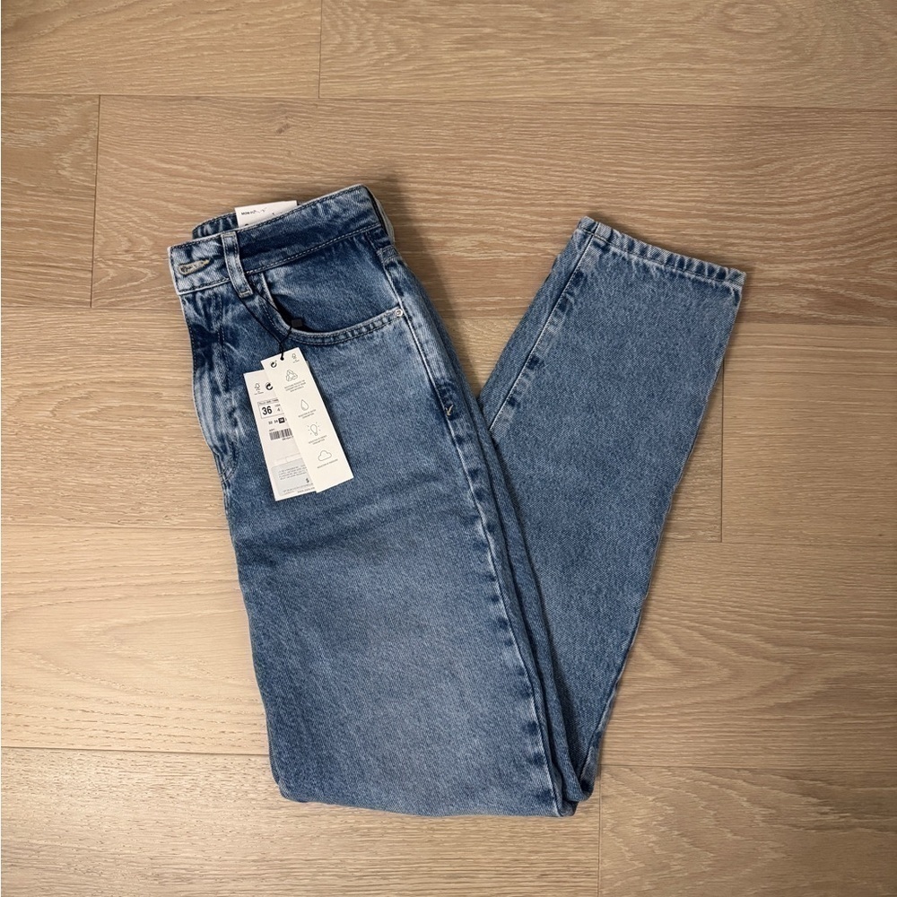 Zara Mom Fit Jeans - Picture 1 of 6